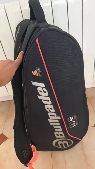 Paletero Bullpadel Negro/Coral