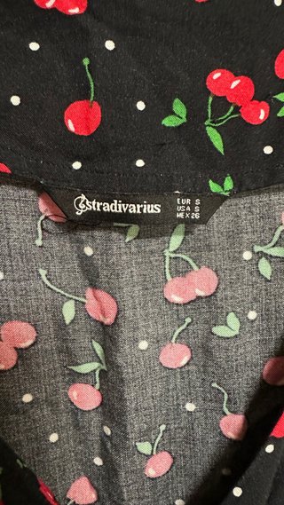 Vestido Stradivarius Negro Estampado Cerezas S