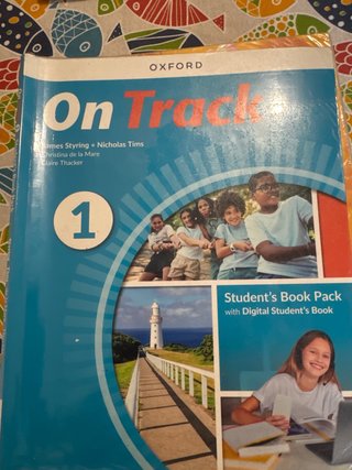 Libros de 1 de ESO del colegio Santiago Apóstol