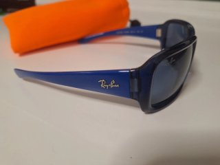Gafas de sol Ray-Ban azules para niños
