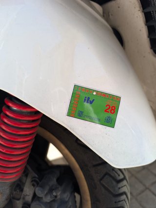 Vespa GTS 300 Racing Sixties Blanca