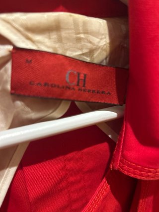 Gabardina Carolina Herrera Roja