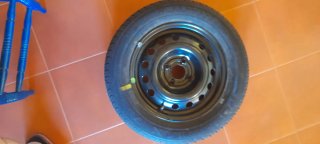 Rueda de coche con llanta. NUEVO 185/65/R 14