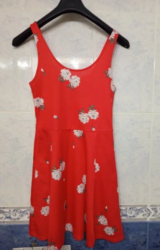 Vestido rojo floral
