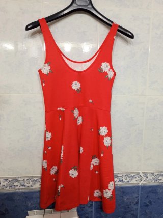 Vestido rojo floral
