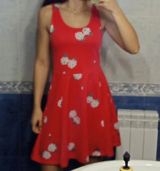 Vestido rojo floral