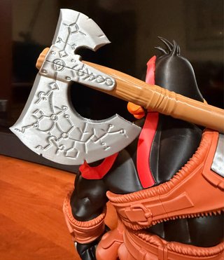 Figura Pato Lucas Kratos