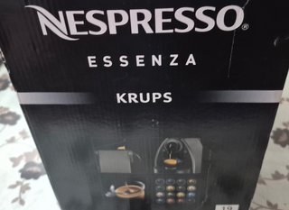 Cafetera Nespresso Krups Essenza Arena automatica.