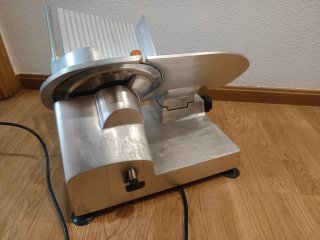 Cortadora de fiambre y embutido milano