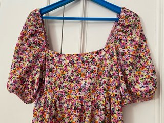 Vestido estampado floral mangas abullonadas