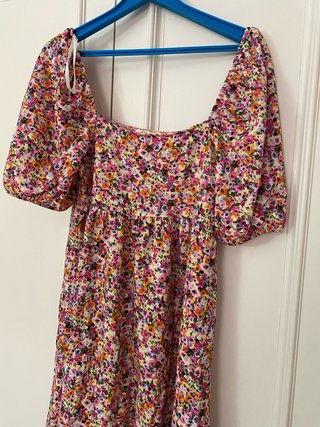 Vestido estampado floral mangas abullonadas