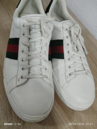 Zapatillas Gucci Blancas con Rayas Verdes y Rojas