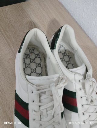 Zapatillas Gucci Blancas con Rayas Verdes y Rojas