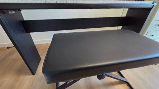 Piano Thomann SP-320 con banqueta