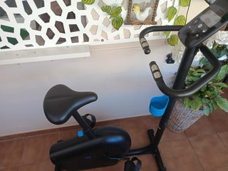 Bicicleta estática negra