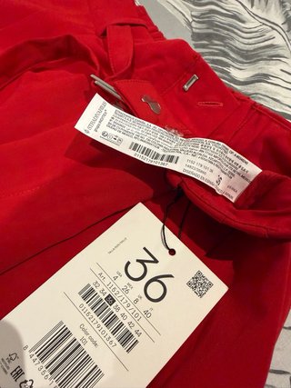 Pantalón palazzo rojo Stradivarius T.36