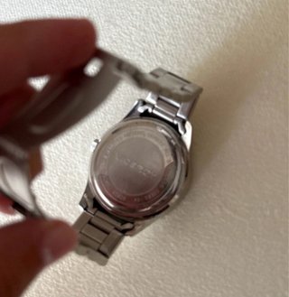 Reloj Viceroy plateado con detalles brillantes