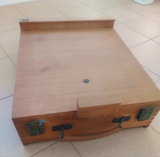 Maletín  madera para pintar y 31 tubos de óleo