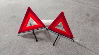 Triángulos de emergencia para coche