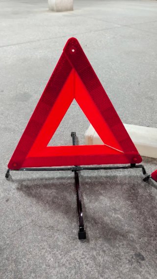 Triángulos de emergencia para coche