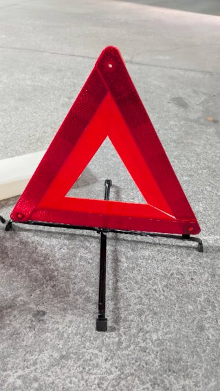 Triángulos de emergencia para coche