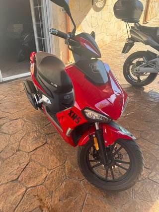 Mitt XRS 125cc Roja