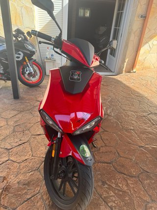 Mitt XRS 125cc Roja