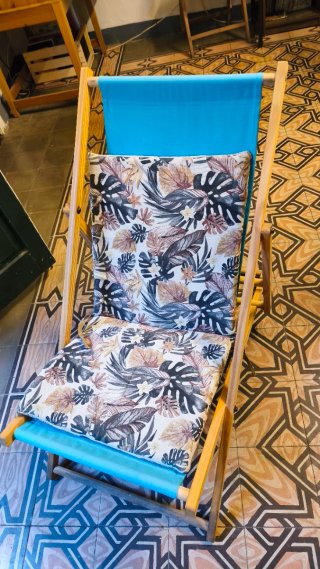 Silla de playa vintage de madera y tela