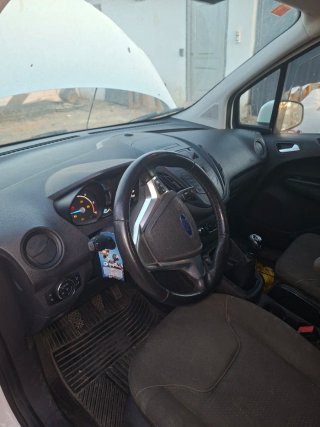 Ford E-Transit Courier 2016