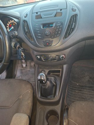 Ford E-Transit Courier 2016