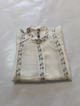 Blusa romántica calados florales manga corta