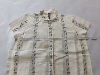 Blusa romántica calados florales manga corta
