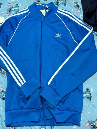Chándal Adidas Azul con Rayas Blancas