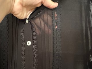 Vestido negro semitransparente con encaje