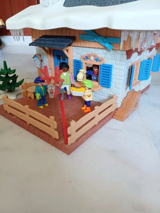 Playmobil Casa de Invierno con Figuras