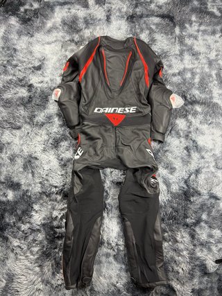 Mono Dainese Laguna Seca 4 Talla 52