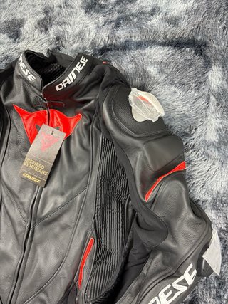 Mono Dainese Laguna Seca 4 Talla 52