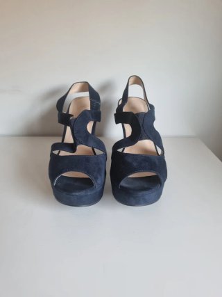 Sandalias de tacón ancho y plataforma azul