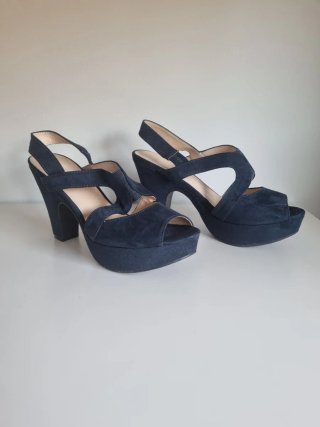 Sandalias de tacón ancho y plataforma azul