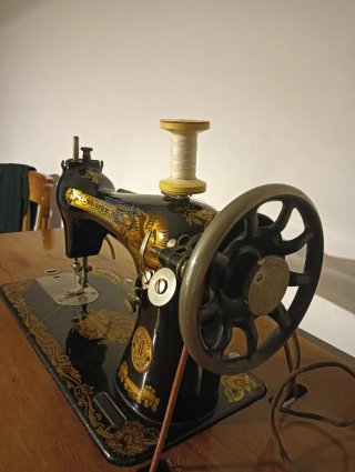 Máquina de coser Singer antigua