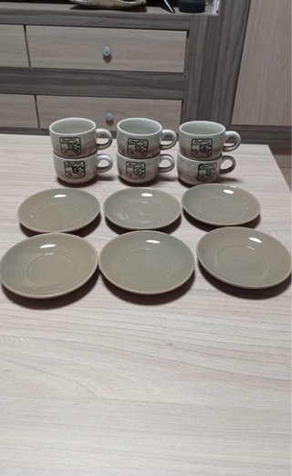 Juego de 6 tazas de café con platillos