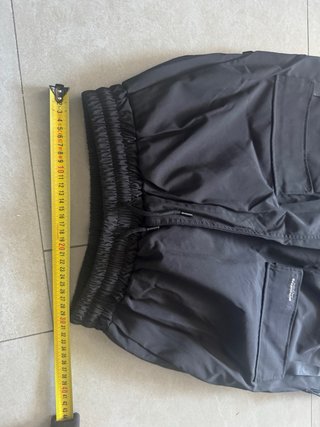Pantalones cargo negros con doble forro