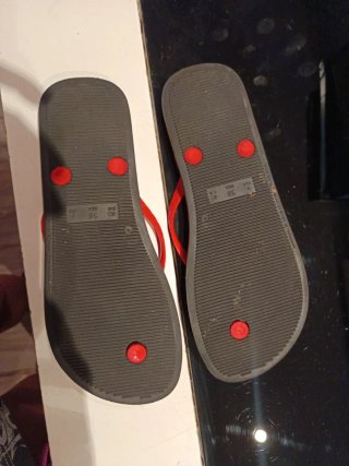 Sandalias Ipanema con estampado de labios