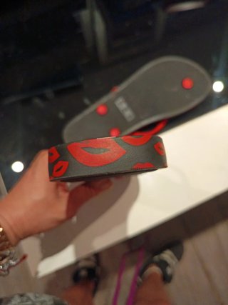 Sandalias Ipanema con estampado de labios
