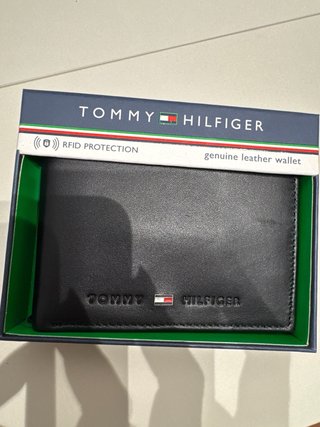 Portafoglio RFID Tommy Hilfiger in pelle nera