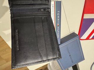 Portafoglio RFID Tommy Hilfiger in pelle nera