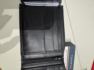 Portafoglio RFID Tommy Hilfiger in pelle nera