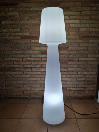 Lámpara de pie exterior moderna