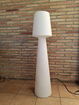 Lámpara de pie exterior moderna