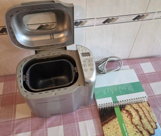 Robot de cocina con libro de recetas